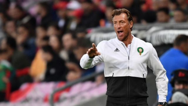 Hervé Renard donne des consignes Hervé Renard donne des consignes