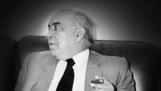 Mohamed Karim Lamrani Mohamed Karim Lamrani