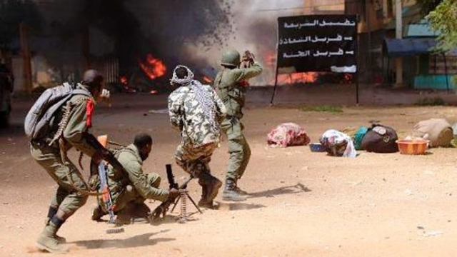Mali: les djihadistes assiègent toute une localité du centre Mali: les djihadistes assiègent toute une localité du centre