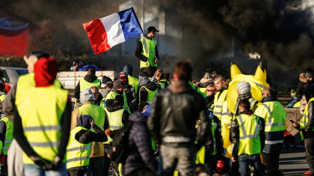 Gilets jaunes à Paris Gilets jaunes à Paris