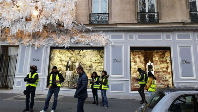 Dior et gilets jaunes Dior et gilets jaunes