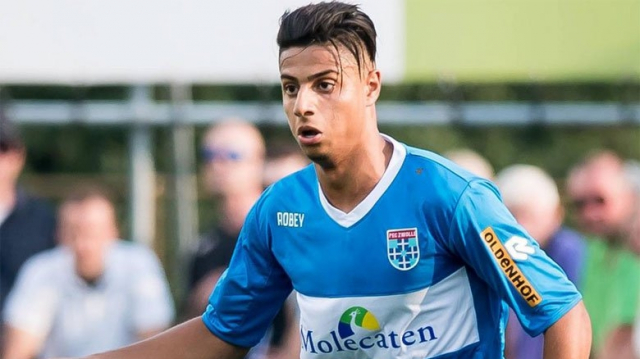 Hachim Mastour sous le maillot de PAS Lamia Hachim Mastour sous le maillot de PAS Lamia