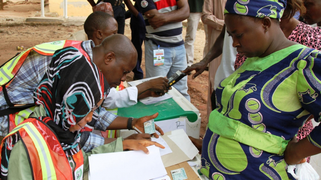 Nigeria: les élections reportées à peine 5h avant le vote Nigeria: les élections reportées à peine 5h avant le vote