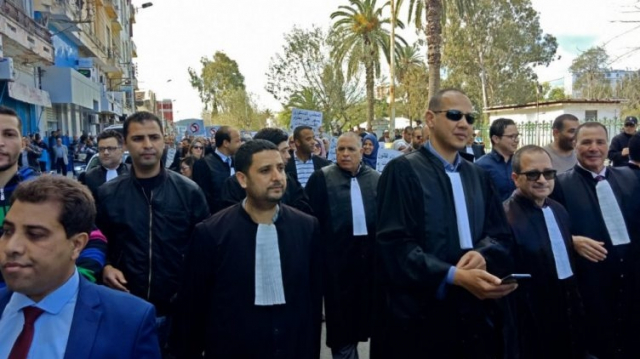 Avocats manifestants en algérie Avocats manifestants en algérie