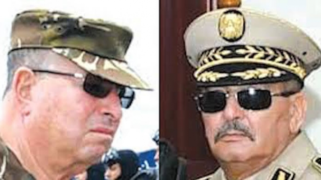 Algérie: deux commandants de région militaire mis aux arrêts Algérie: deux commandants de région militaire mis aux arrêts