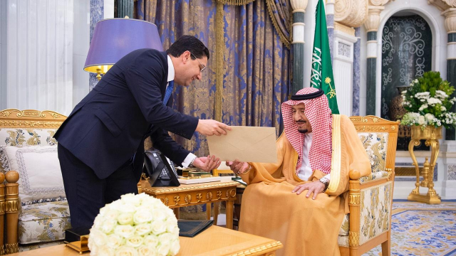 Le roi d'Arabie Saoudite Salmane Bin Abdelaziz Al Saoud Le roi d'Arabie Saoudite Salmane Bin Abdelaziz Al Saoud