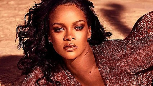 Video Mode Avec Sa Griffe Fenty Rihanna Veut Revolutionner La Mode Www Le360 Ma Video Mode Avec Sa Griffe Fenty Rihanna Veut Revolutionner La Mode Www Le360 Ma