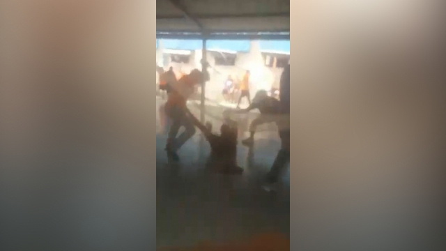 Cover_Vidéo:Faux assassinat à Oulad Ziane. Les faits se déroulent à Rio de Janeiro Cover_Vidéo:Faux assassinat à Oulad Ziane. Les faits se déroulent à Rio de Janeiro