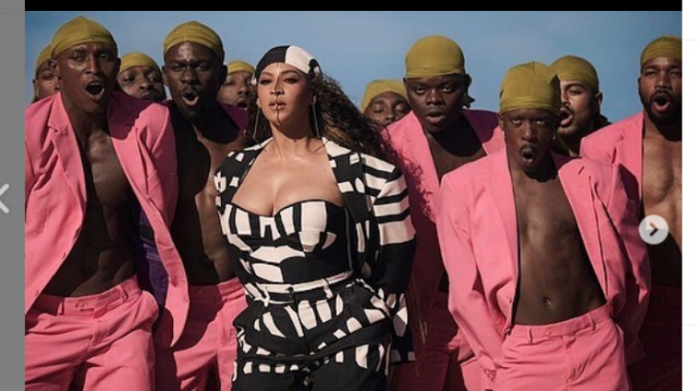 Vidéo et Photos. Mode: Beyoncé dans des créations de la Sénégalaise Sarah Diouf Vidéo et Photos. Mode: Beyoncé dans des créations de la Sénégalaise Sarah Diouf