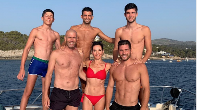 La famille Zidane à Ibiza La famille Zidane à Ibiza