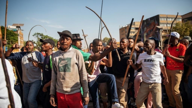 Vidéo. Afrique du Sud: le bilan macabre des violences xénophobes anti-africains s'alourdit Vidéo. Afrique du Sud: le bilan macabre des violences xénophobes anti-africains s'alourdit