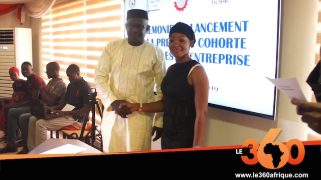 Vidéo. Mali: des stages en entreprise pour 100 jeunes diplômés Vidéo. Mali: des stages en entreprise pour 100 jeunes diplômés