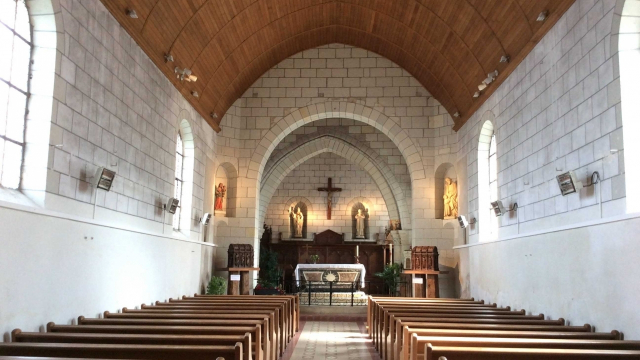 Intérieur de l'Eglise Saint Genulf et Saint Charles - Le Thoureil Intérieur de l'Eglise Saint Genulf et Saint Charles - Le Thoureil