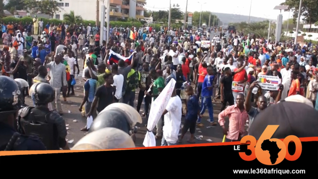 Vidéo. Mali: grande marche de soutien aux forces armées maliennes Vidéo. Mali: grande marche de soutien aux forces armées maliennes