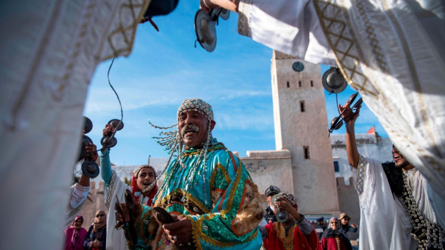 Les Gnawas célèbrent la reconnaissance de l'UNESCO Les Gnawas célèbrent la reconnaissance de l'UNESCO
