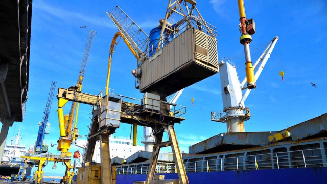 Algérie: l'effondrement des exportations aggrave le déficit commercial Algérie: l'effondrement des exportations aggrave le déficit commercial