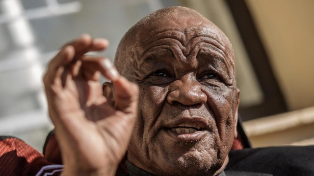 Lesotho: accusé du meurtre de sa femme, le PM part se "soigner" en Afrique du Sud Lesotho: accusé du meurtre de sa femme, le PM part se "soigner" en Afrique du Sud