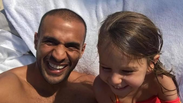 Badr Hari et sa fille. Badr Hari et sa fille.