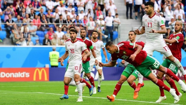 Le contre son camp d'Aziz Bouhaddouz contre l'Iran au Mondial 2018. Le contre son camp d'Aziz Bouhaddouz contre l'Iran au Mondial 2018.
