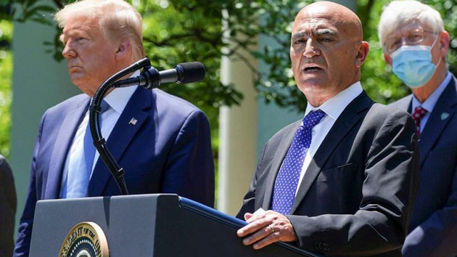 Moncef Slaoui et Donald Trump Moncef Slaoui et Donald Trump