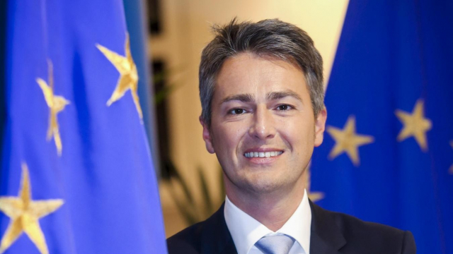 Hues Bayet - député fédéral belge Hues Bayet - député fédéral belge
