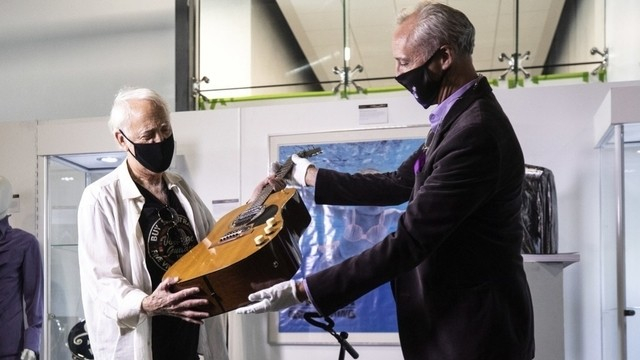 La guitare de Kurt Cobain La guitare de Kurt Cobain