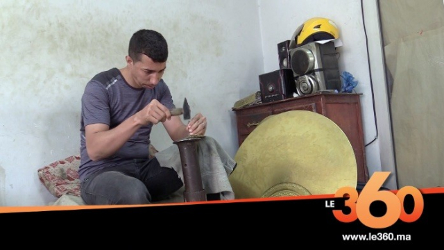 cover: صناع تقليديون بفاس يشكون تداعيات أزمة كورونا cover: صناع تقليديون بفاس يشكون تداعيات أزمة كورونا