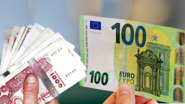 Algérie: à défaut de le dévaluer, le gouvernement laisse sournoisement déprécier le dinar Algérie: à défaut de le dévaluer, le gouvernement laisse sournoisement déprécier le dinar