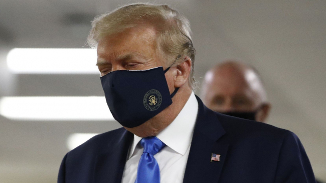Trump avec un masque Trump avec un masque
