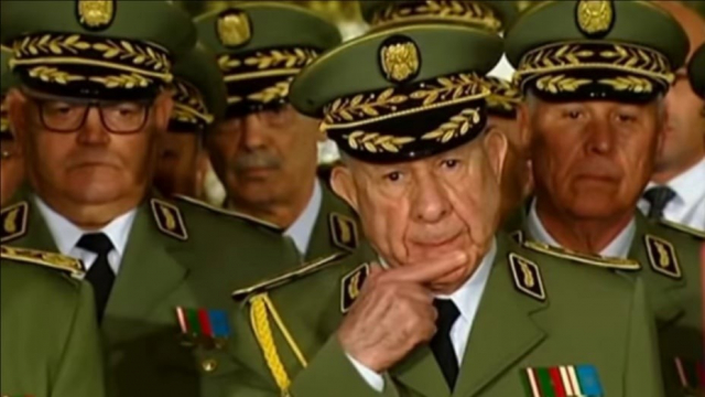 Algérie: après avoir été promu, Chengriha finalement confirmé chef d'état-major Algérie: après avoir été promu, Chengriha finalement confirmé chef d'état-major