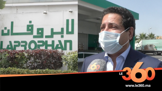 Cover Vidéo - Vidéo-Buzz: pris au piège lors d’un cérémonial d’accueil, le PDG de Laprophan, Farid s'explique, s’explique Cover Vidéo - Vidéo-Buzz: pris au piège lors d’un cérémonial d’accueil, le PDG de Laprophan, Farid s'explique, s’explique