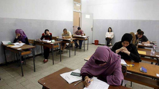 Algérie. Baccalauréat: le régime fait perdre 1,7 milliard d'euros à l'économie, selon un expert Algérie. Baccalauréat: le régime fait perdre 1,7 milliard d'euros à l'économie, selon un expert