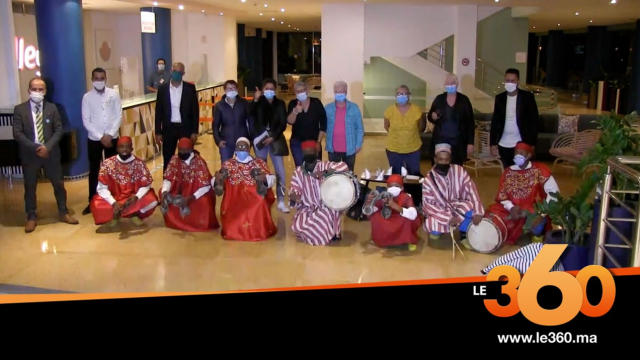 Cover_Vidéo: بداية توافد السياح الفرنسيين على أكادير بعد تسهيل إجراءات الدخول Cover_Vidéo: بداية توافد السياح الفرنسيين على أكادير بعد تسهيل إجراءات الدخول