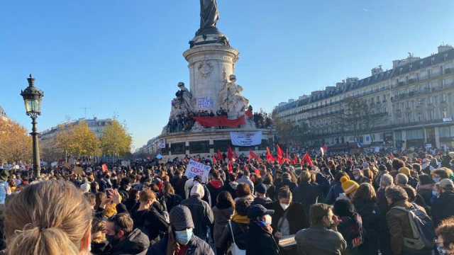 Lors de la manifestation de la diaspora marocaine, samedi 28 novembre 2020 place de la République à Paris Lors de la manifestation de la diaspora marocaine, samedi 28 novembre 2020 place de la République à Paris
