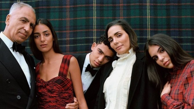 Nora Attal et sa famille posent pour Ralph Lauren Nora Attal et sa famille posent pour Ralph Lauren