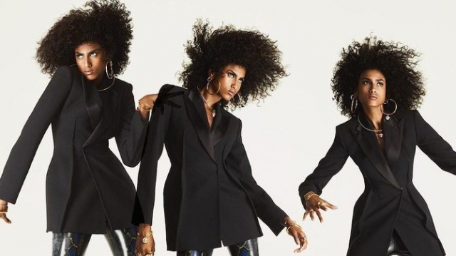 Imaan Hammam, nouveau visage de la campagne "Flash" de Versace Imaan Hammam, nouveau visage de la campagne "Flash" de Versace