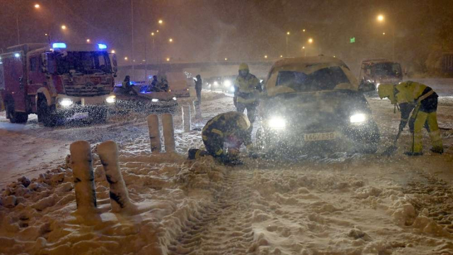La neige bloque les routes en Espagne La neige bloque les routes en Espagne