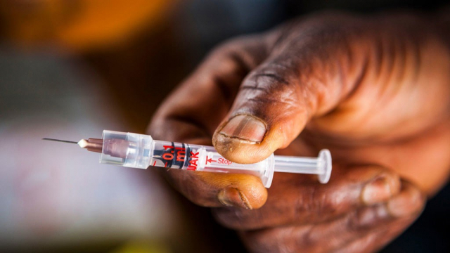 En plus de Covax, le Sénégal négocie des doses de vaccin chinois En plus de Covax, le Sénégal négocie des doses de vaccin chinois