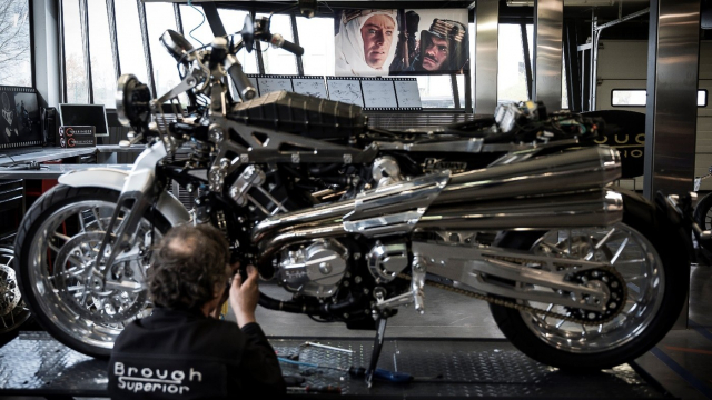 La Brough, moto mythique de Lawrence d'Arabie, renaît en France près de Toulouse La Brough, moto mythique de Lawrence d'Arabie, renaît en France près de Toulouse