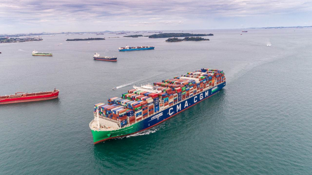 Le porte-conteneurs géant CMA CGM Jacques Saadé Le porte-conteneurs géant CMA CGM Jacques Saadé