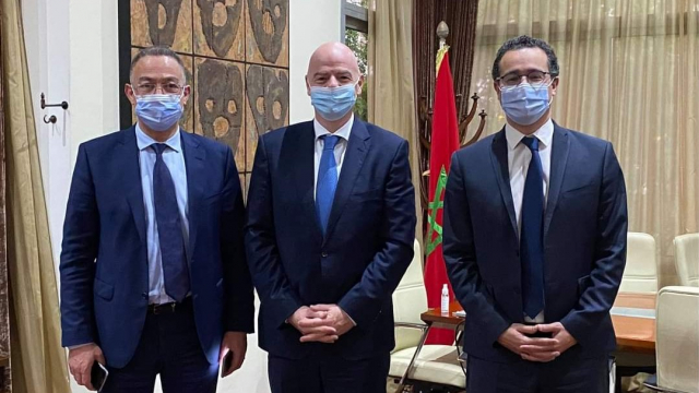 Othman El Ferdaous en compagnie de Gianni Infantino et de Fouzi Lekjaa. Othman El Ferdaous en compagnie de Gianni Infantino et de Fouzi Lekjaa.