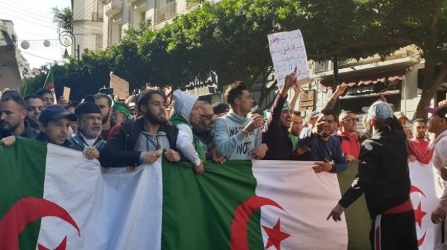 Algérie. Climat social: les pompiers mettent le feu, les enseignants font l'école buissonnière Algérie. Climat social: les pompiers mettent le feu, les enseignants font l'école buissonnière