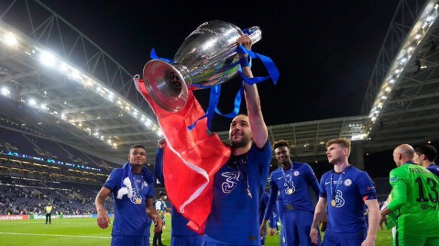 Hakim Ziyech remporte la Ligue des Champions 2020-2021. Hakim Ziyech remporte la Ligue des Champions 2020-2021.