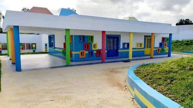 Ecole Ecole