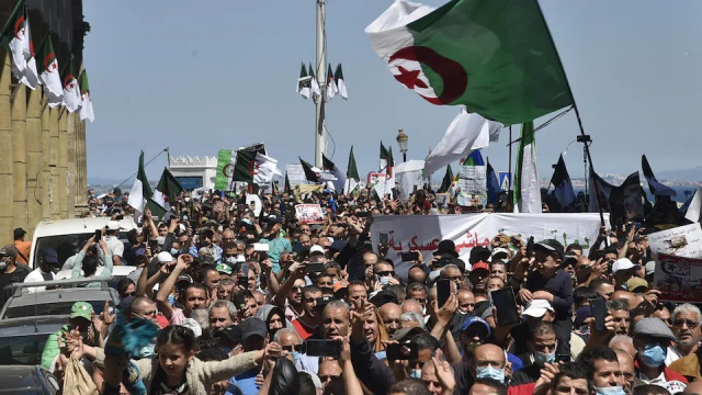 Vidéo. 118è mardi du Hirak algérien: les manifestants se sont levés tôt Vidéo. 118è mardi du Hirak algérien: les manifestants se sont levés tôt