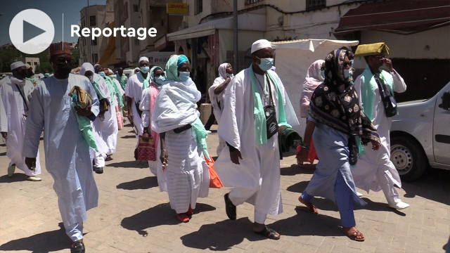 Vidéo. Ramadan: des centaines de tijanes sénégalais à Fès pour célébrer la Nuit du Destin Vidéo. Ramadan: des centaines de tijanes sénégalais à Fès pour célébrer la Nuit du Destin