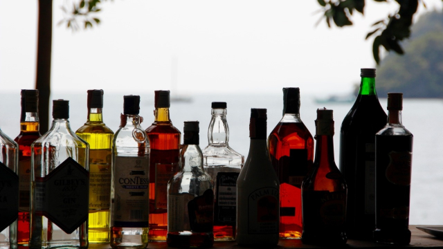 Alcool - vin - bouteille Alcool - vin - bouteille