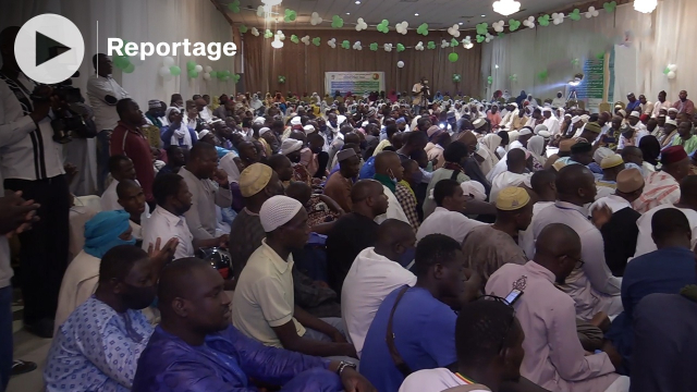 Vidéo. Mali: prière collective pour la paix et hommage au roi Mohammed VI Vidéo. Mali: prière collective pour la paix et hommage au roi Mohammed VI