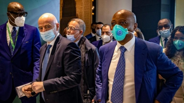 Gianni Infantino (FIFA), Fouzi Lekjaa (FRMF) et Patrice Motsepe (CAF). Gianni Infantino (FIFA), Fouzi Lekjaa (FRMF) et Patrice Motsepe (CAF).