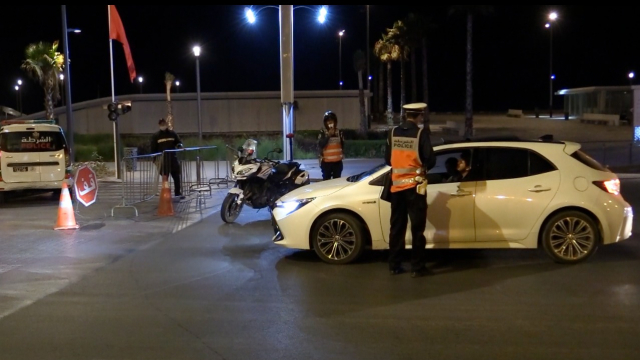 Couvre-feu à 21h à Casablanca- Barrage de police Couvre-feu à 21h à Casablanca- Barrage de police